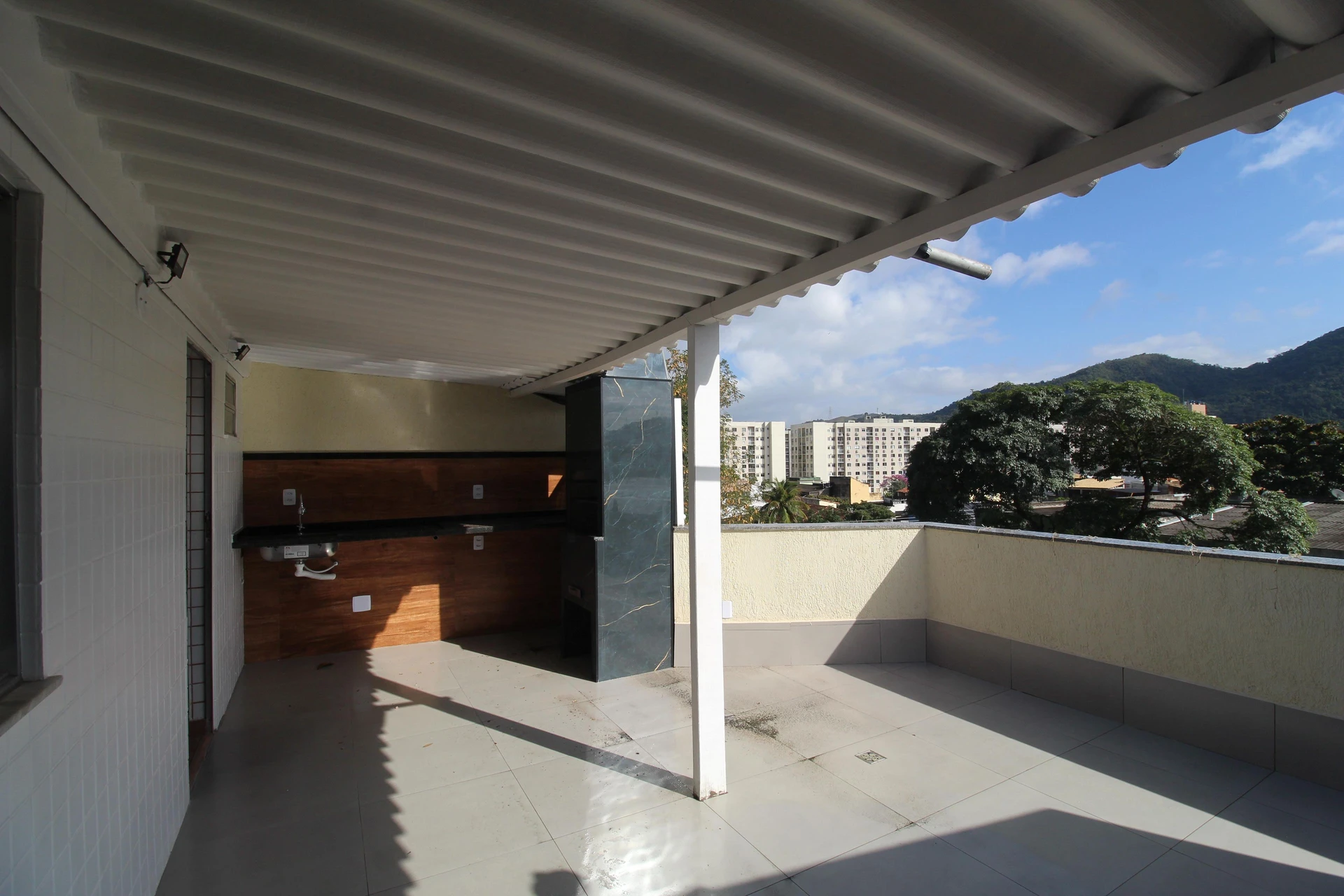 Apartamento sin muebles con 3 dormitorios y jardín privado — photo 19