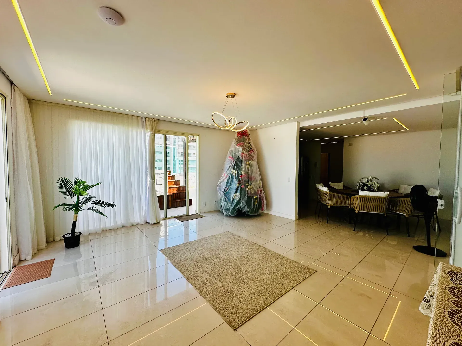 Мебльована дуплекс-квартира з 4 спальнями й 600 м² — photo 35