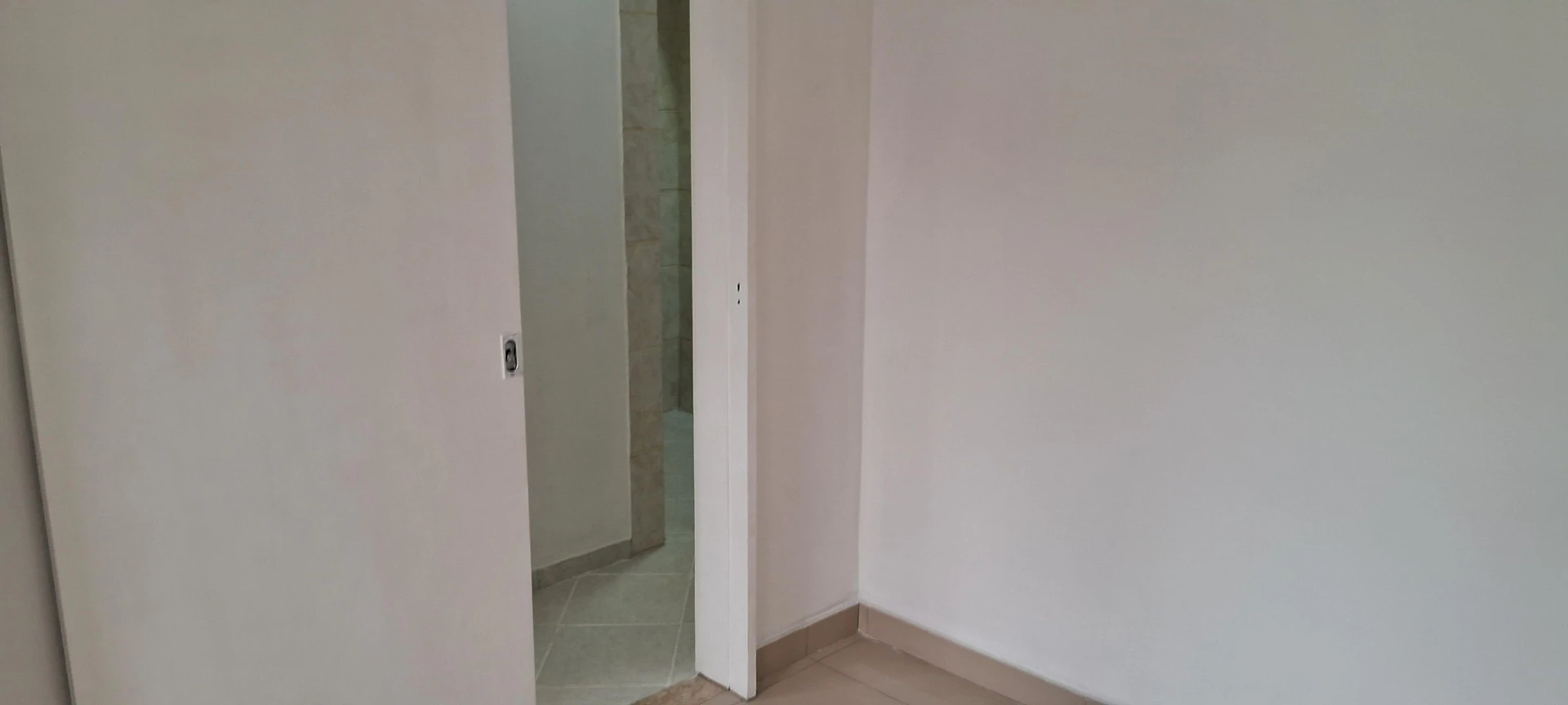 Квартира з 1 спальнею, балконом і електричною душовою — photo 17