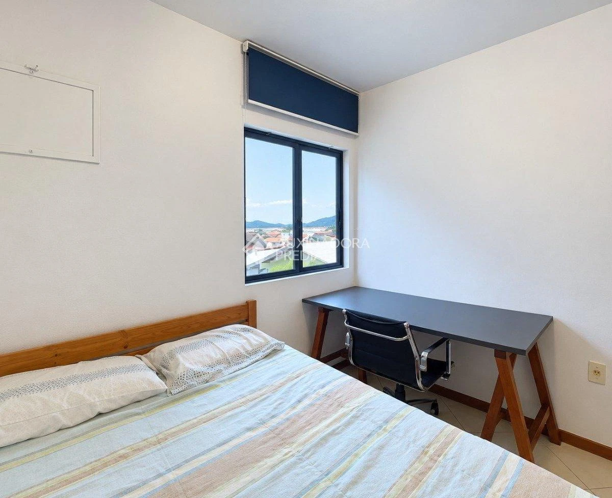2-bedroom apartment with a washing machine in Florianópolis — photo 15