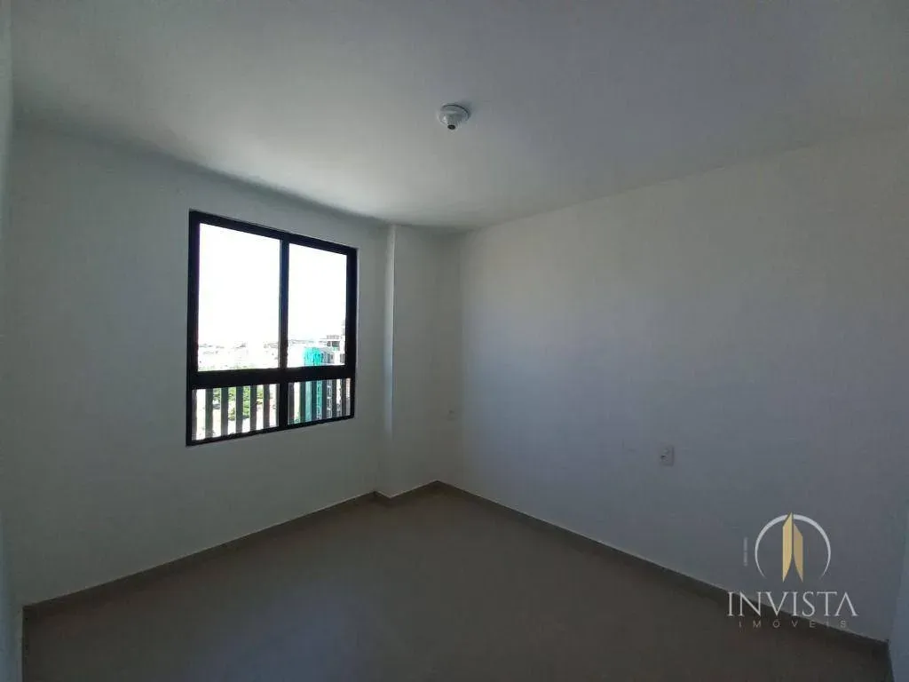 2-bedroom apartment with 1 en-suite bath and private BBQ — photo 11