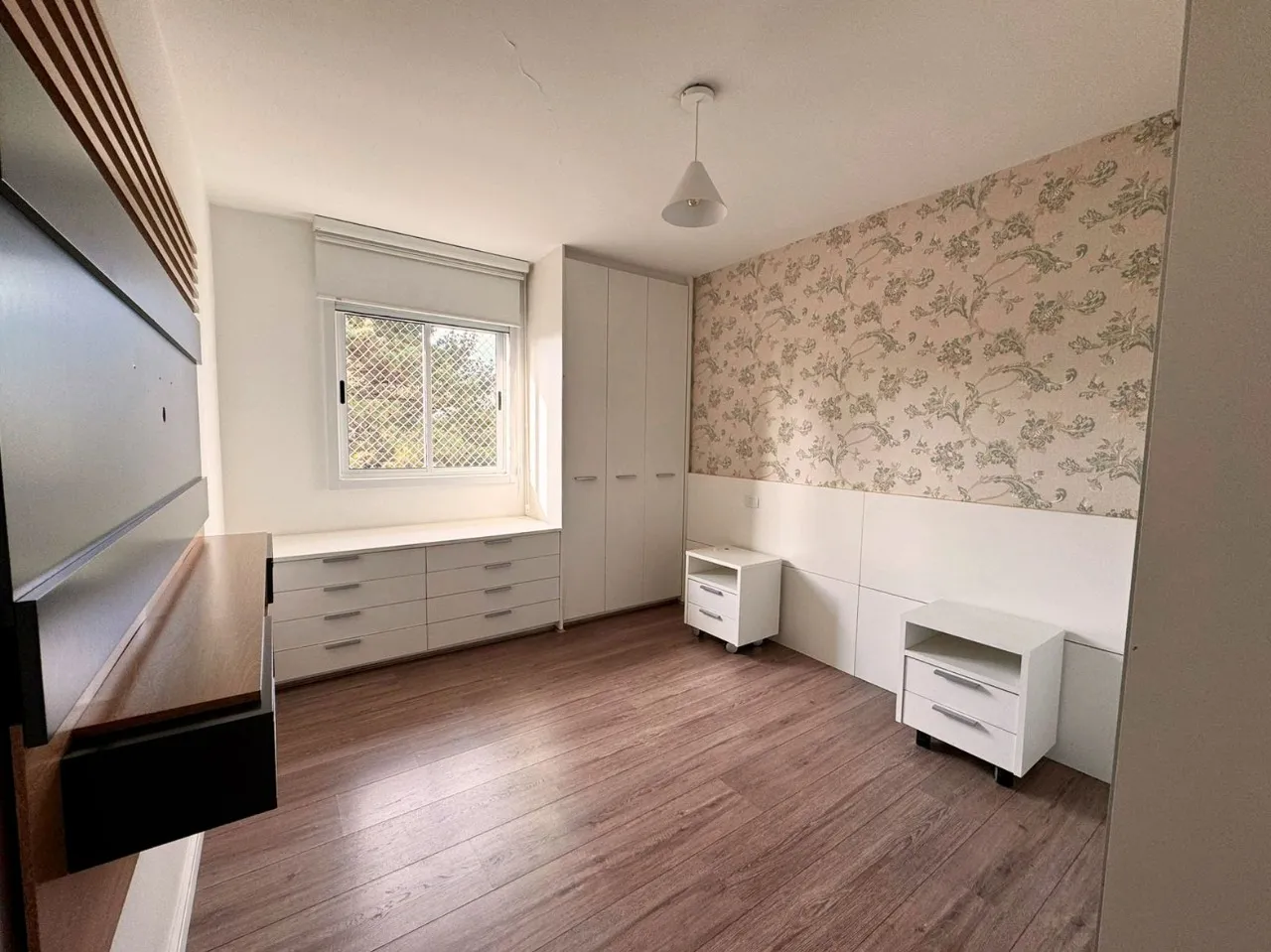 Home office in a 3-bedroom apartment, 141 m² — photo 33
