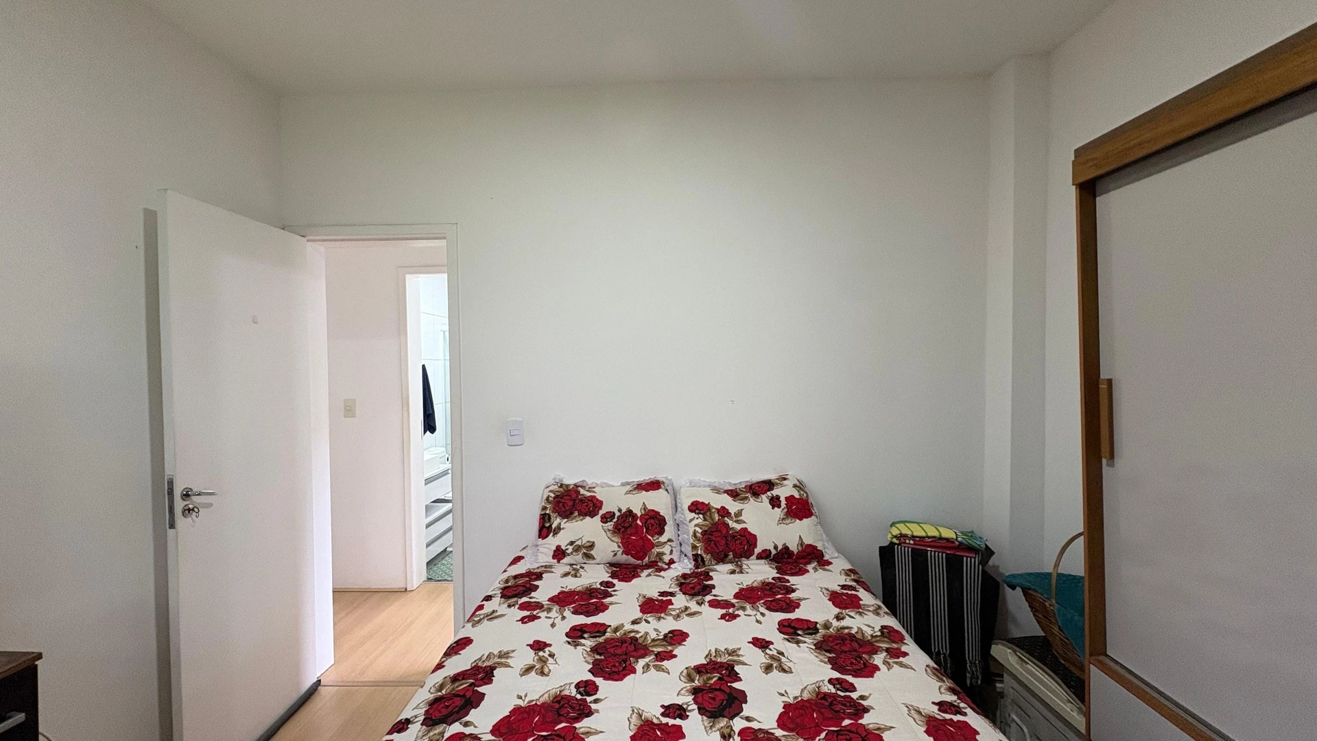 79 m² apartment with a mountain view and a jacuzzi — photo 24