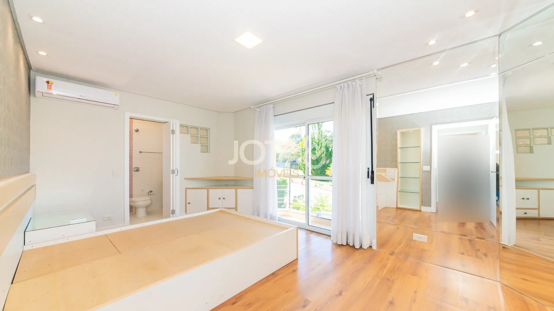 House with 3 bedrooms, 345 m² and 6 parking spaces — photo 28