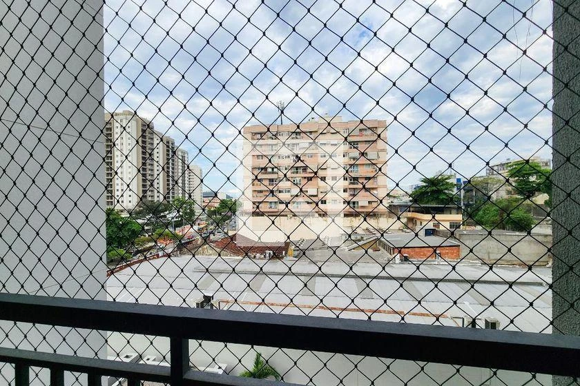 2-bedroom apartment in a building with a gym — photo 3