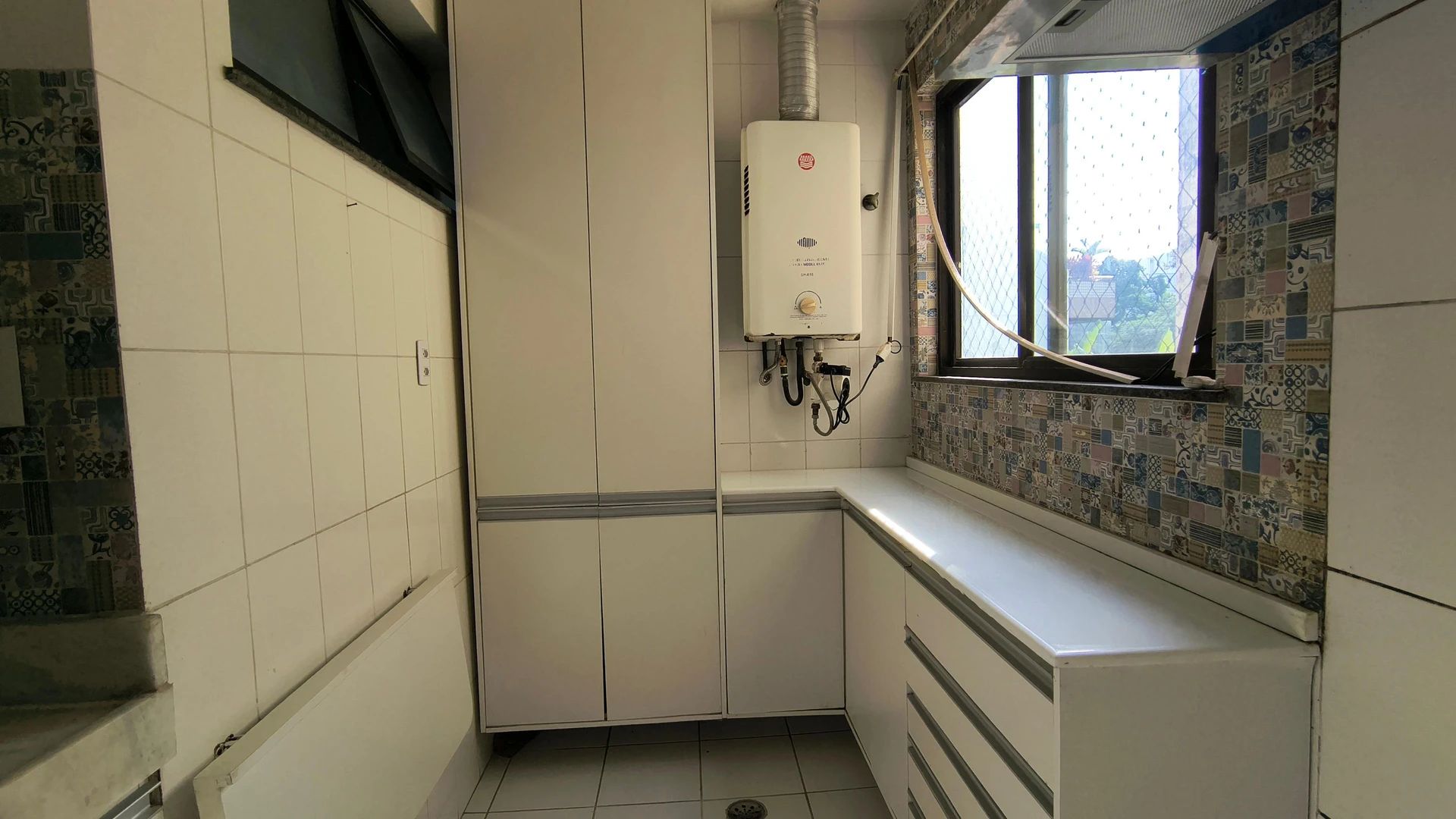 Apartment with 3 en-suite bedrooms and 5 baths, 2 parking — photo 28