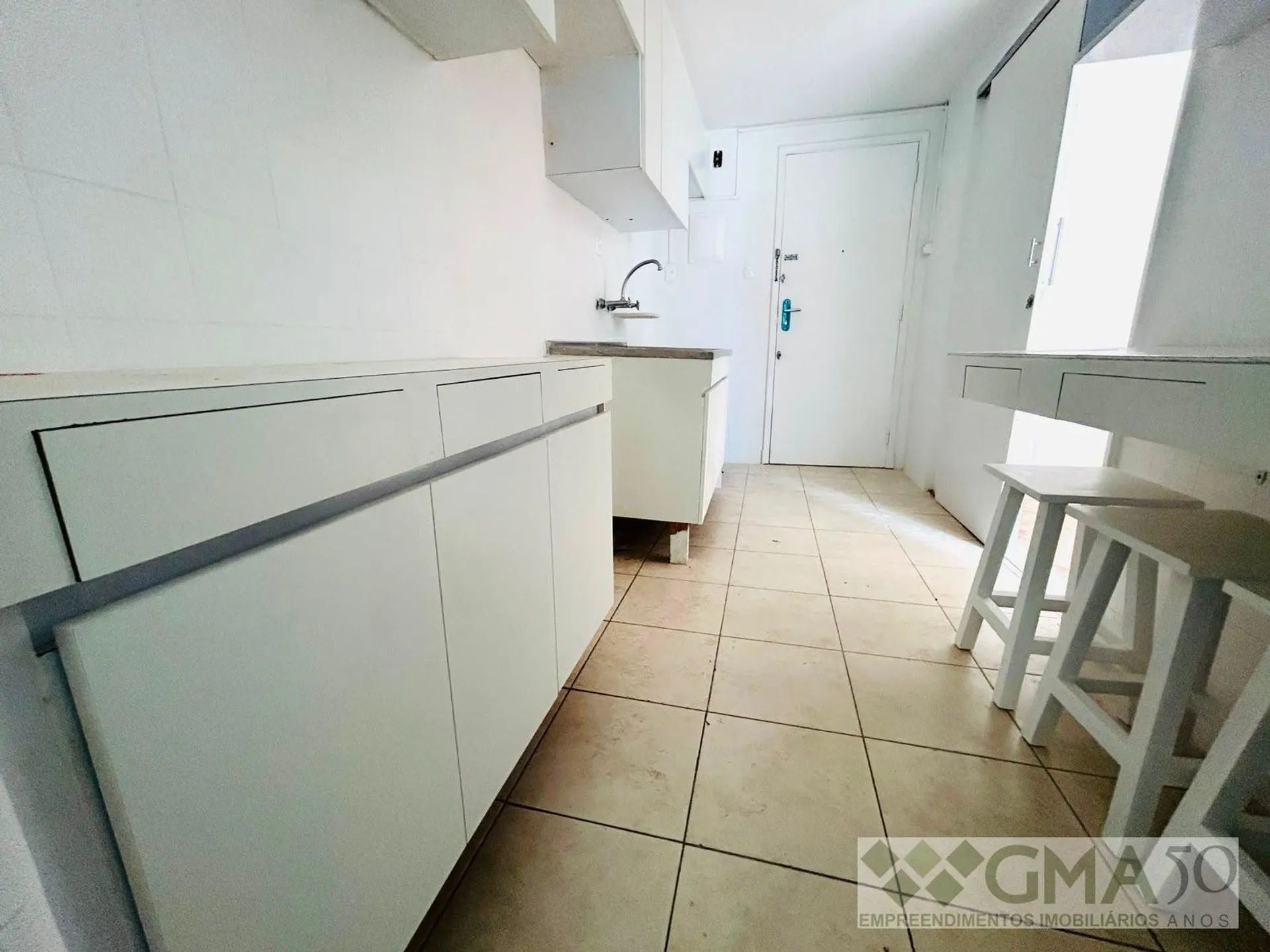 Rental apartment with 3 bedrooms and 3 bathrooms — photo 25