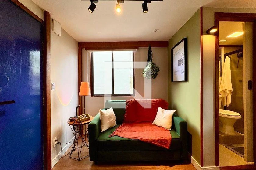 Wood or laminate floors in a one-bedroom apartment, 24 m² — photo 12