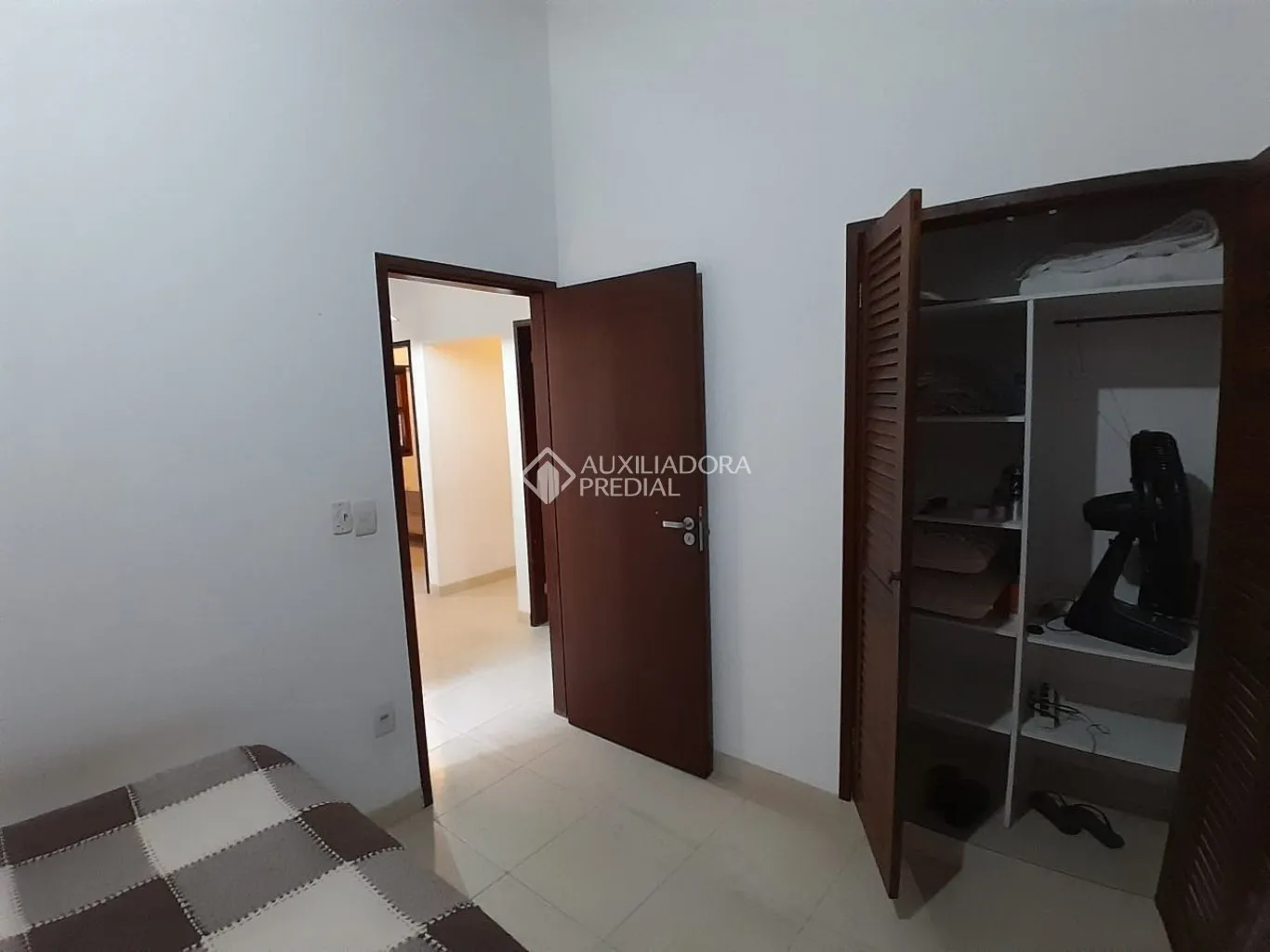 Unfurnished 4-bedroom house with 2 bathrooms and 860 m² — photo 19