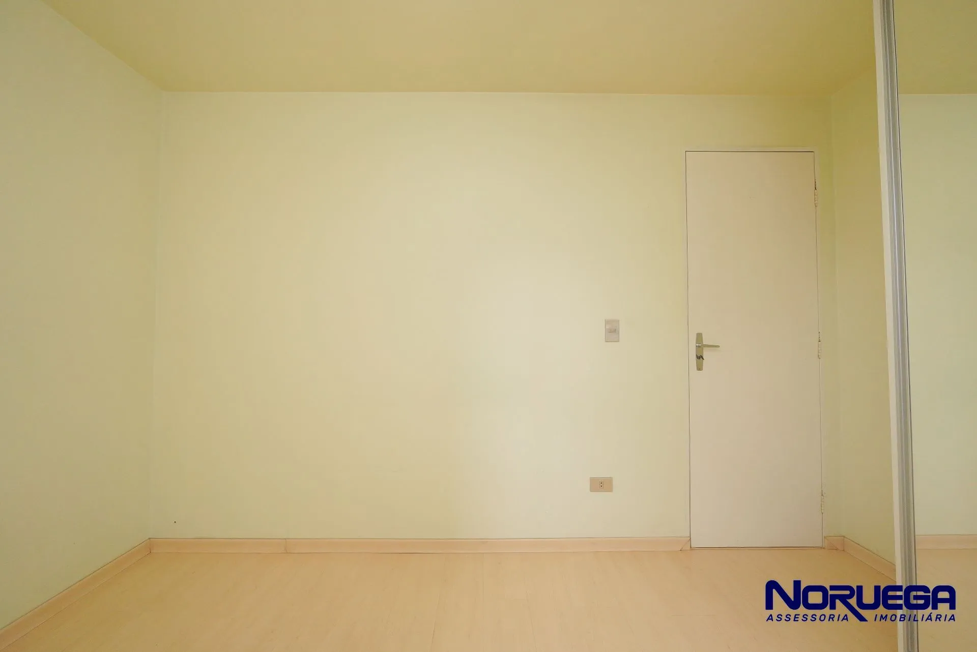 Apartment, 63 m², with wood or laminate floors — photo 5