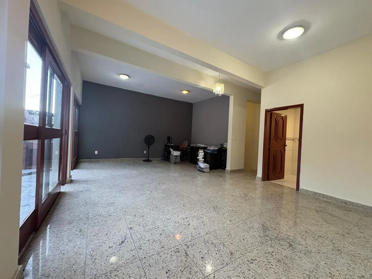 Casa para locação com 4 quartos e 5 banheiros — photo 23