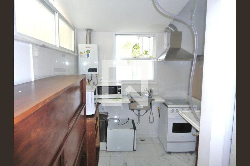Furnished apartment with 4 bedrooms and 120 m² — photo 39