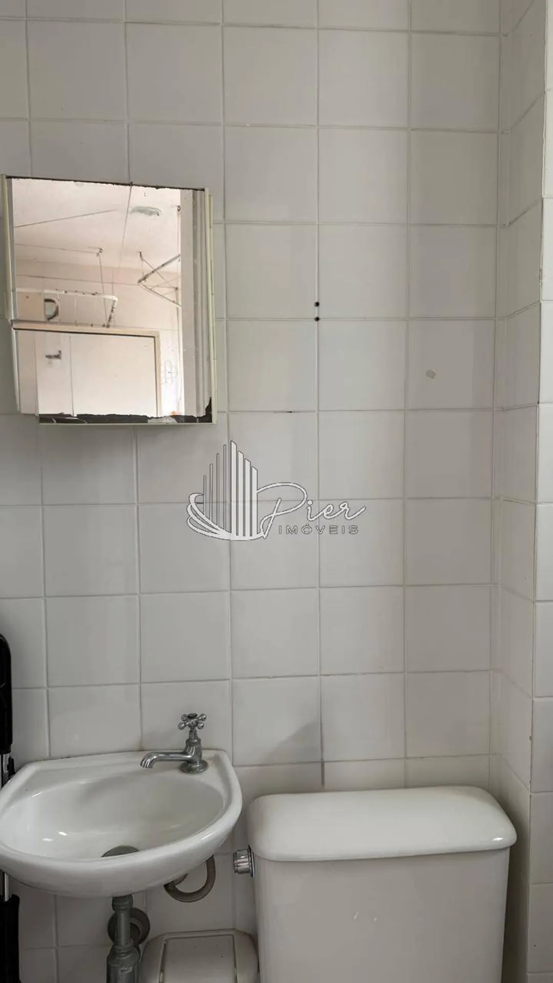 3-bedroom apartment in a building with a heated pool — photo 29