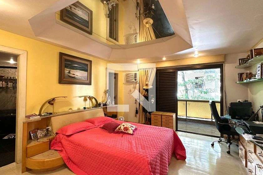 Duplex apartment with 3 en-suite bedrooms and laundry — photo 6