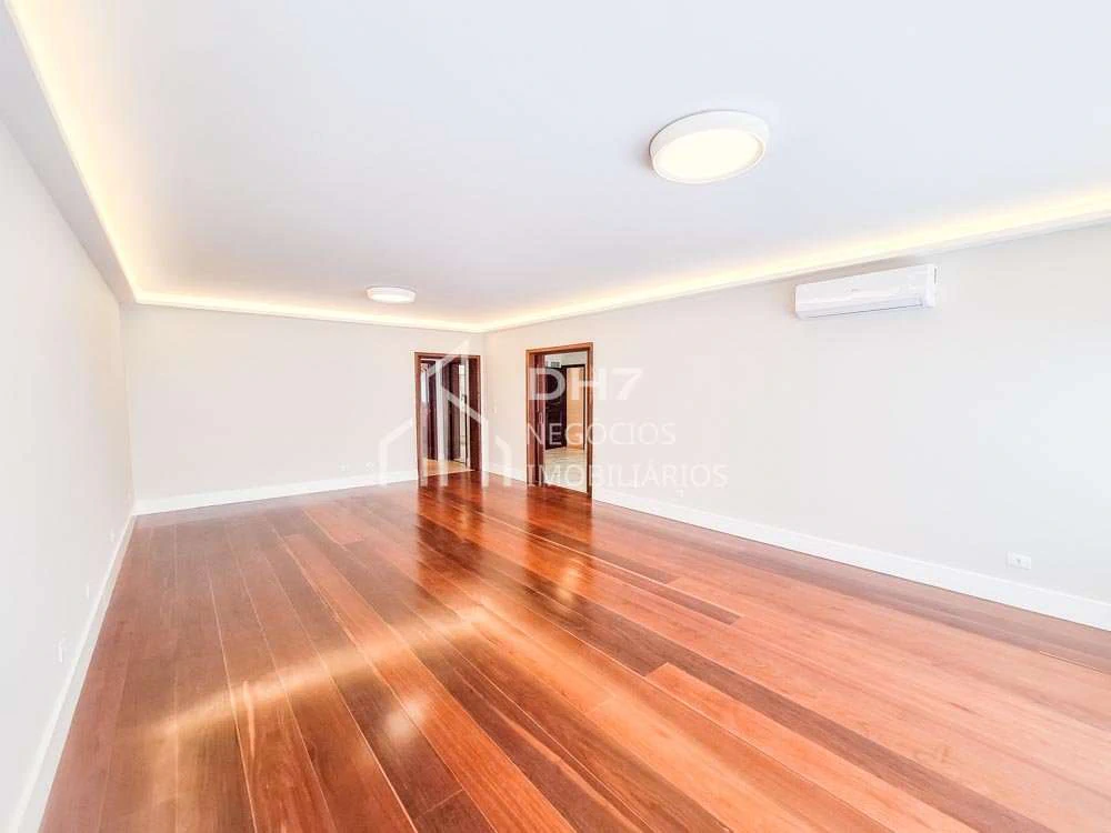 Квартира на 4 комнаты с 2 суитами 199 м² — photo 2
