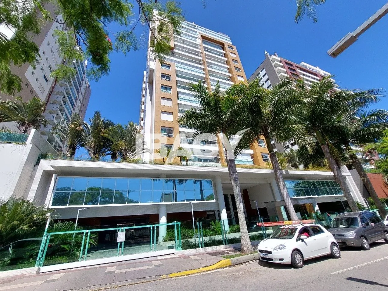Furnished 90 m² apartment with 2 en-suite bedrooms