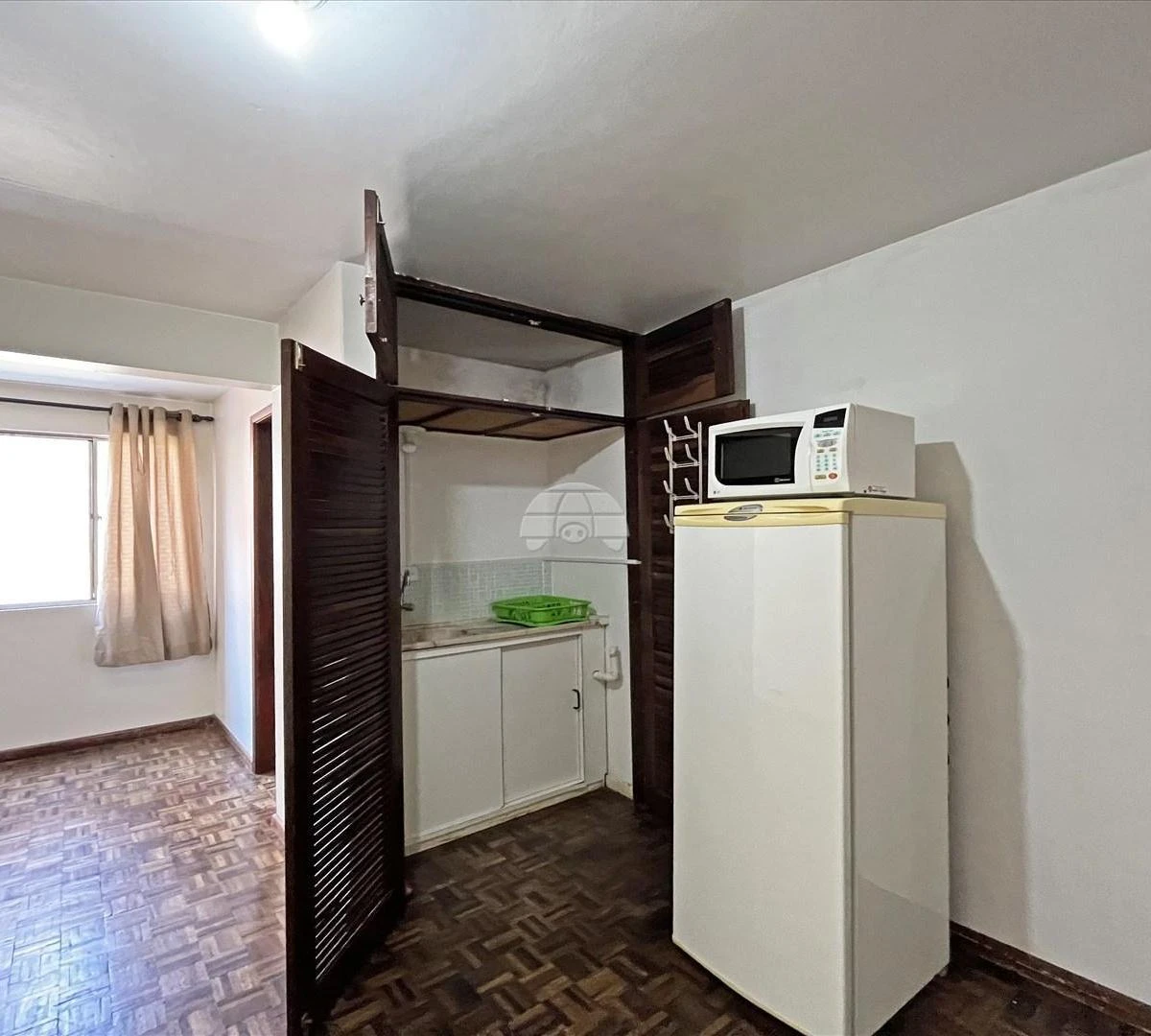 Departamento con piso de madera o laminado en Curitiba — photo 3
