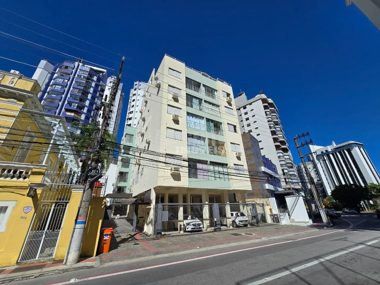 Apartamento de 2 dormitorios de 85 m² con barbacoa — photo 21