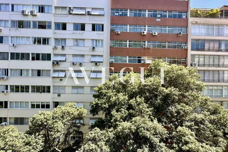 Residential apartment with 2 bedrooms and a closed kitchen — photo 17