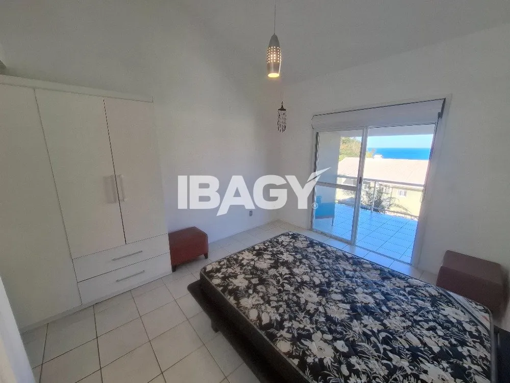House with 3 bedrooms and 246 m², open-plan kitchen — photo 3