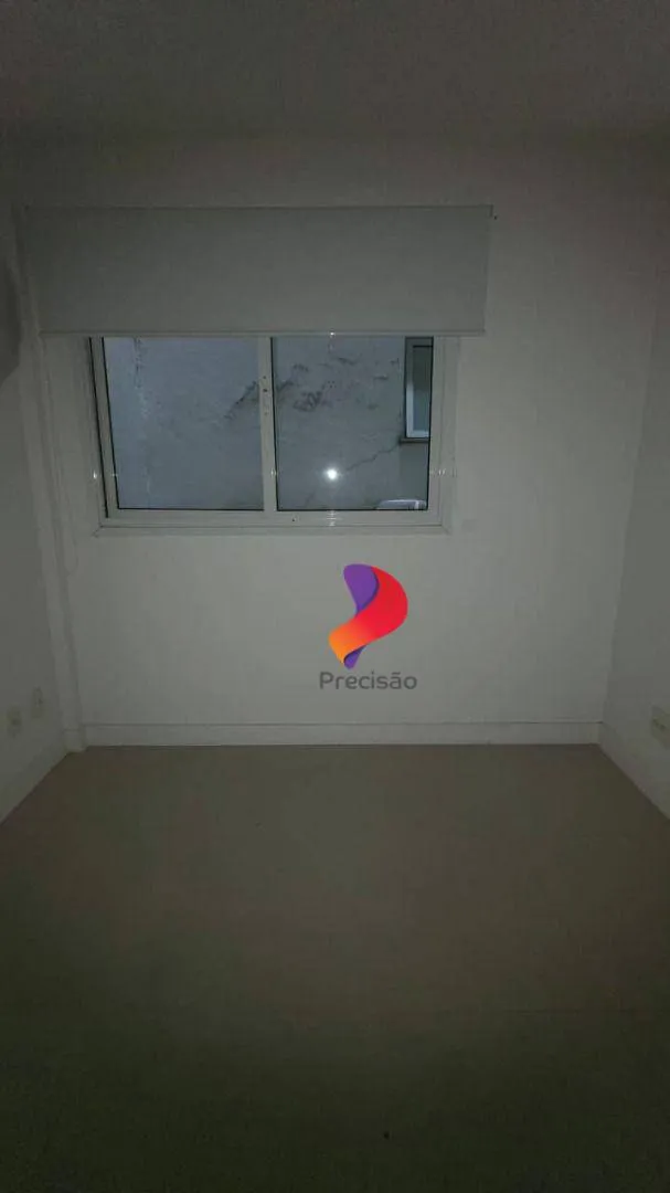 Apartment with enclosed balcony and 4 bedrooms — photo 20