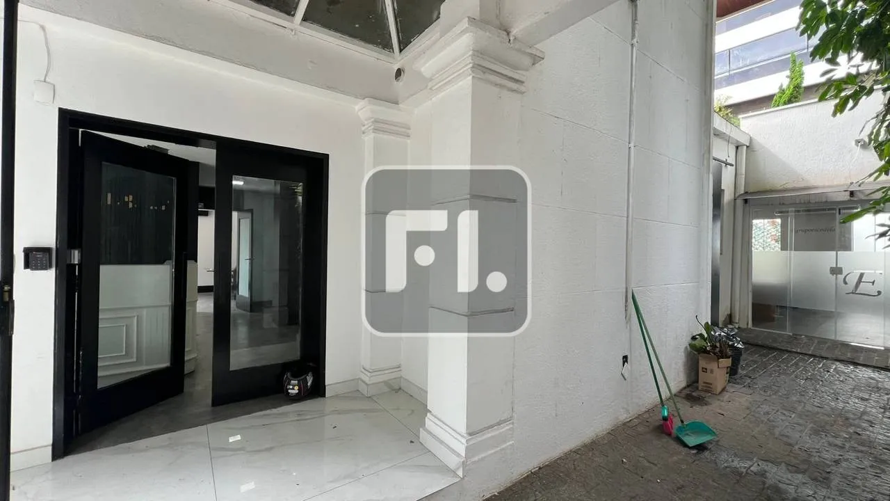 Дом с 4 спальнями, 4 ванными и 160 м² — photo 8