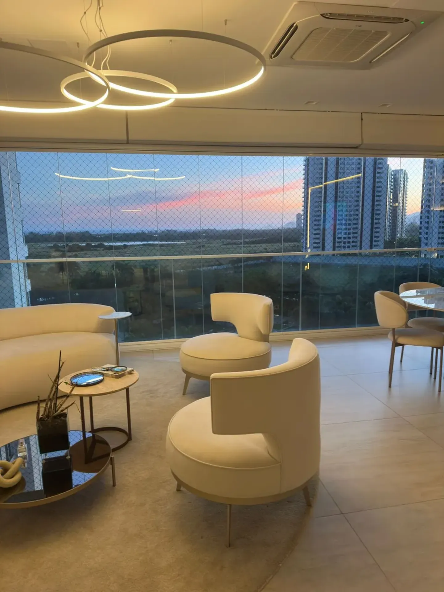 Furnished apartment with 3 bedrooms and open-plan kitchen — photo 12