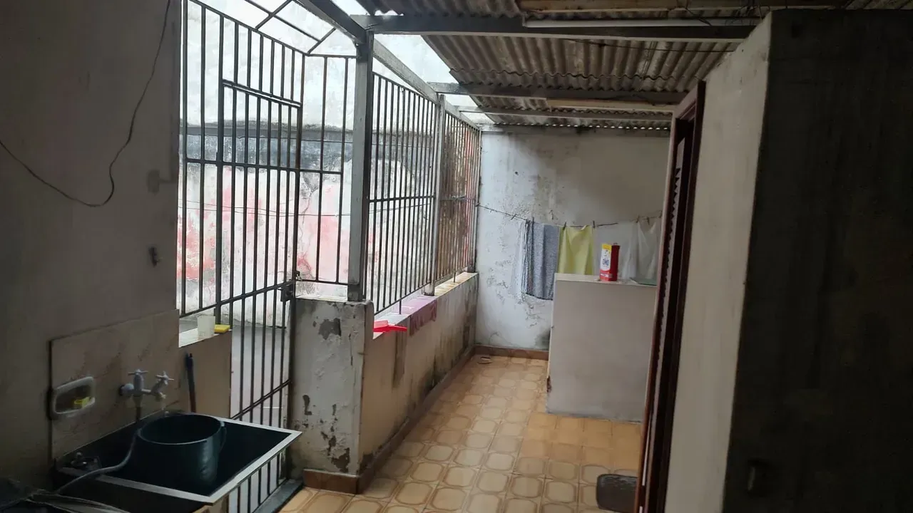 Casa com 3 quartos e 2 banheiros e 3 vagas de garagem — photo 6