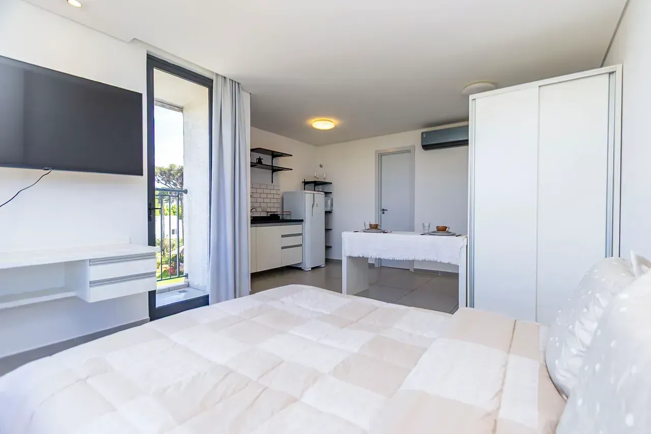 Apartamento amueblado de 36 m² con dormitorio y escritorio — photo 11