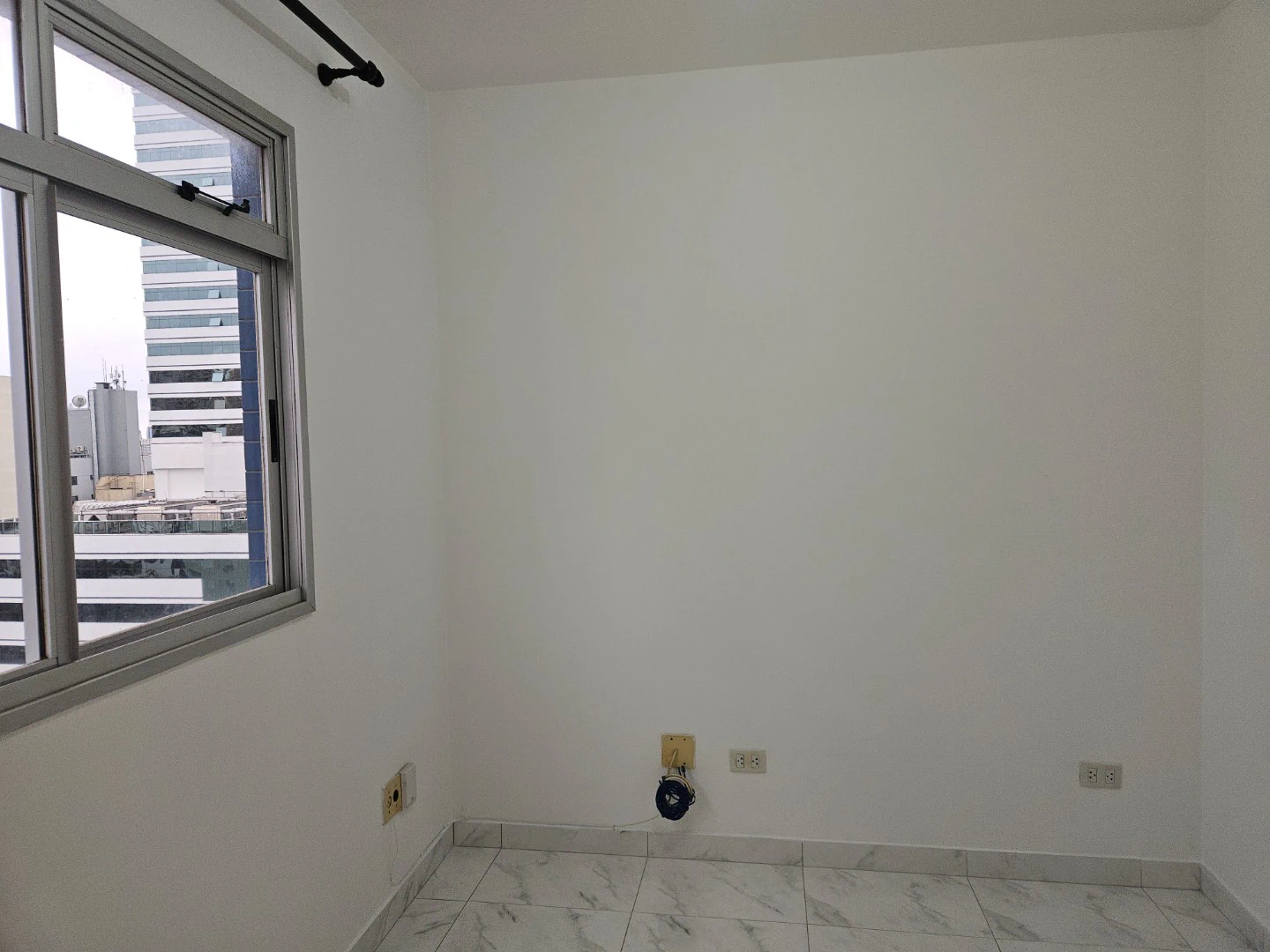 2-bedroom rental apartment with open-plan kitchen — photo 12