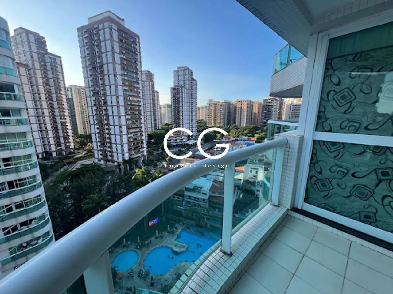 Furnished 1-bedroom apartment with glass-enclosed balcony — photo 10