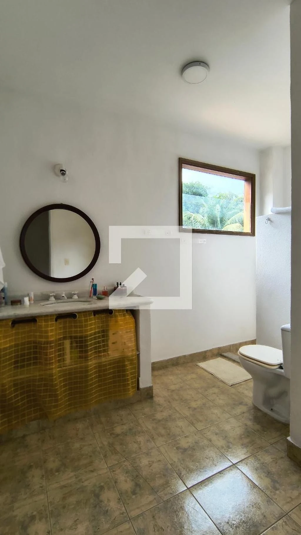 5-bedroom house with a bathtub — photo 50