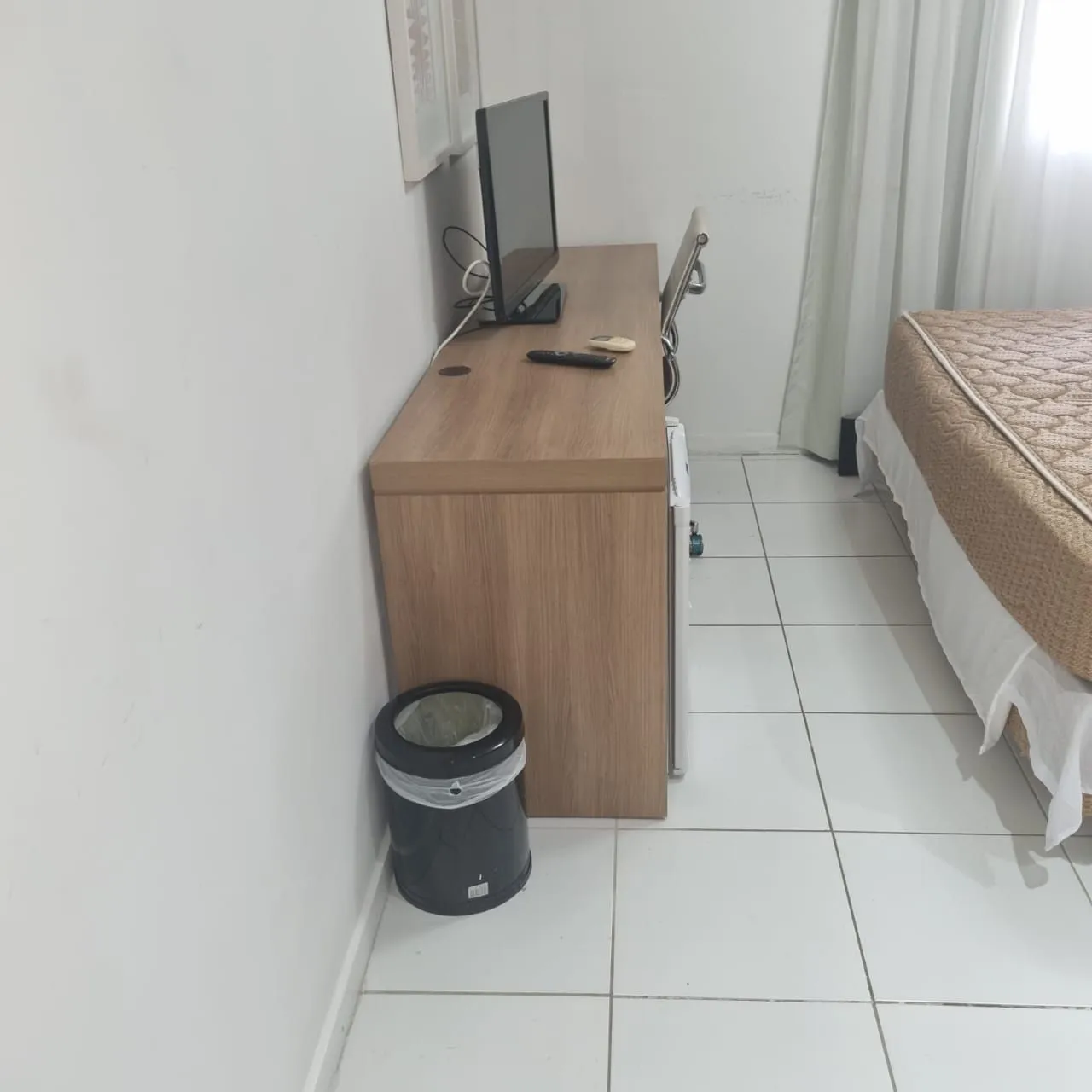 1-bedroom unfurnished apartment with compact kitchen — photo 15