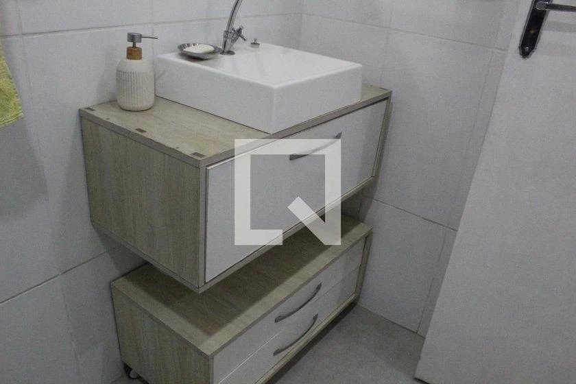 Furnished 225 m² house with 3 bedrooms and 8 parking spots — photo 32
