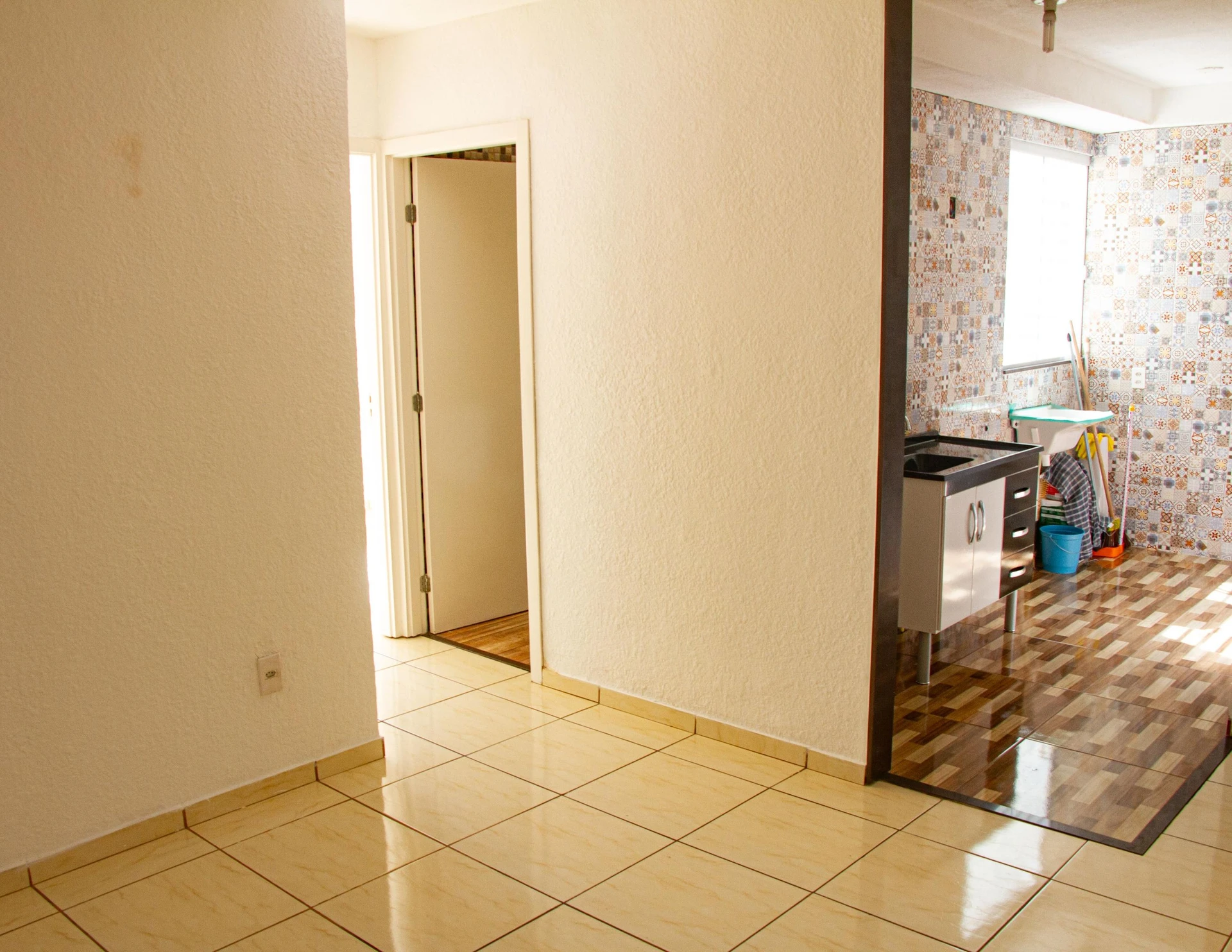 Unfurnished apartment with 2 bedrooms and 1 bathroom — photo 9