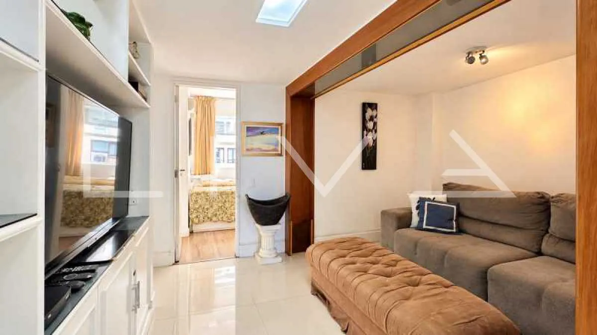 178 m² apartment with a bathtub and a water view — photo 16