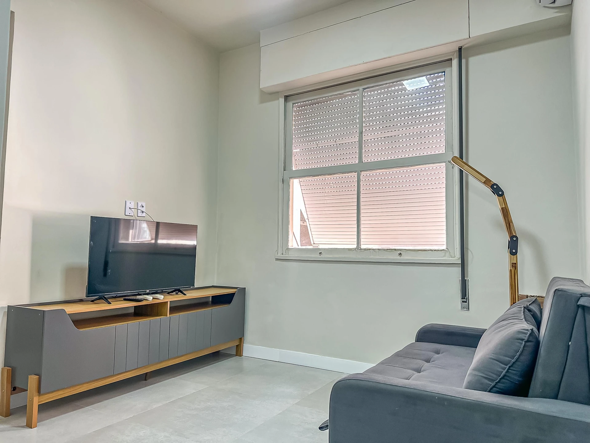 Furnished 1-bedroom apartment with no parking — photo 8