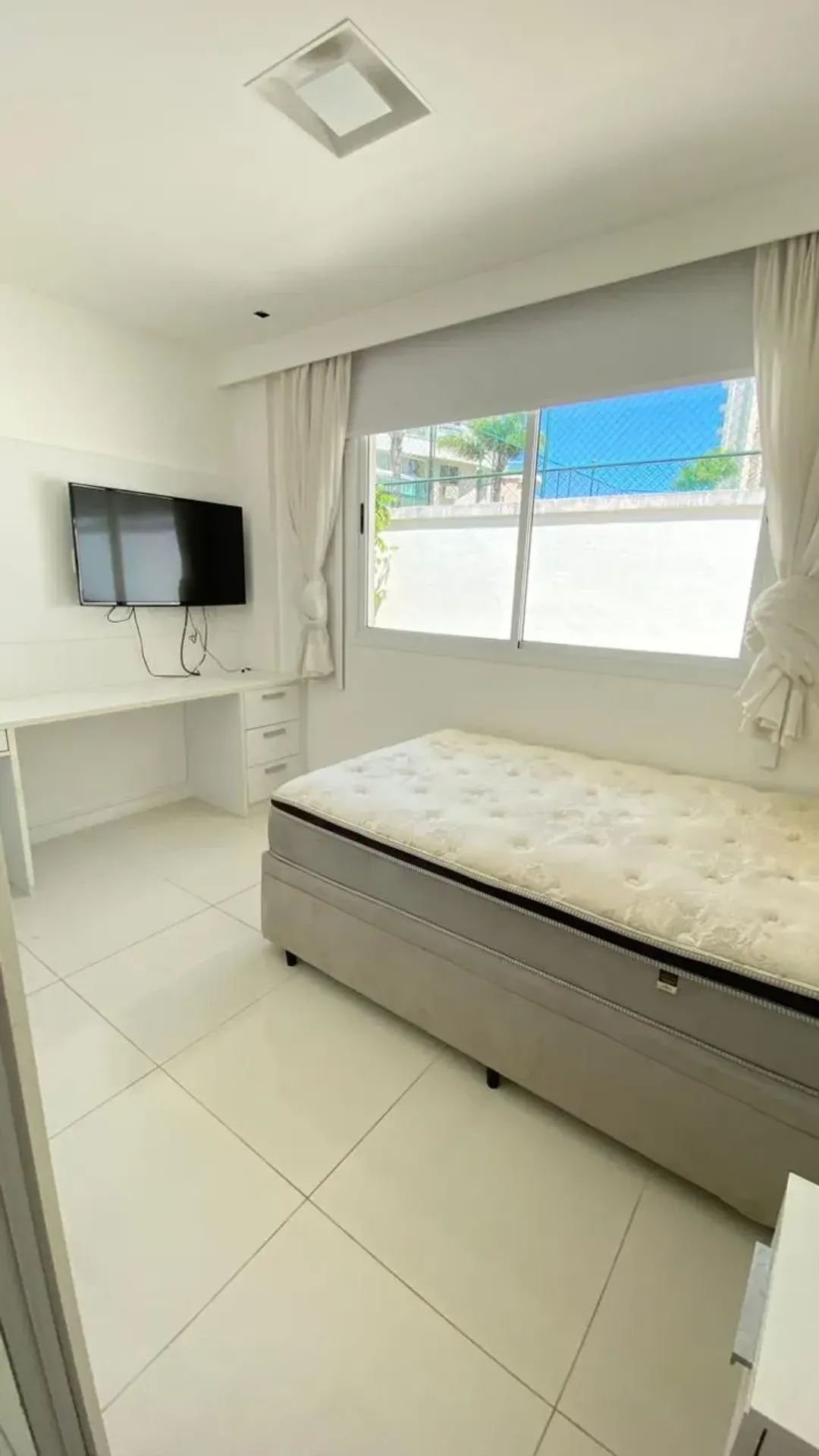 Rental house with 4 bedrooms, 5 bathrooms and 380 m² — photo 34