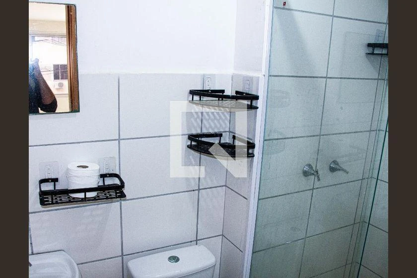 Apartamento sem mobília com 2 banheiros e box de vidro — photo 13