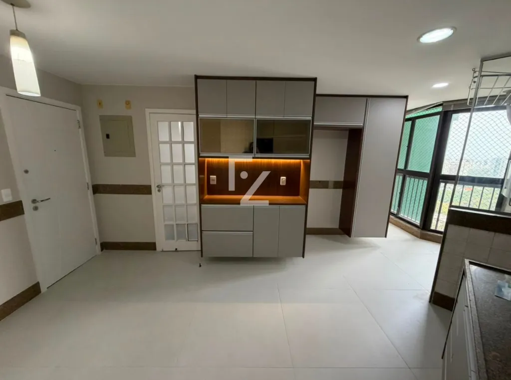 Duplex apartment on the 20th floor with city and water views — photo 29