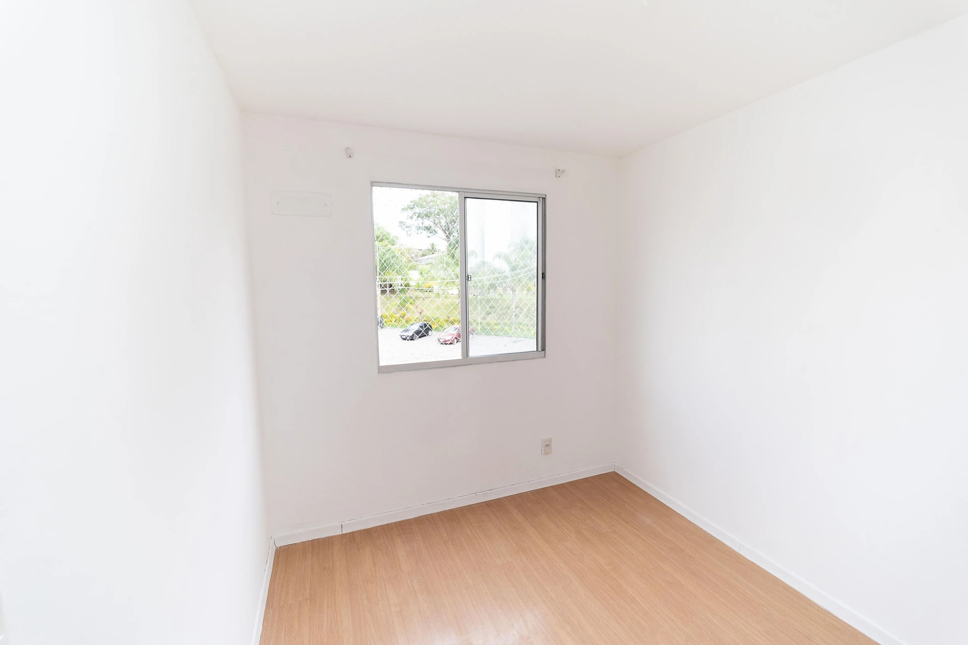 2-bedroom apartment in a building with a pool — photo 22