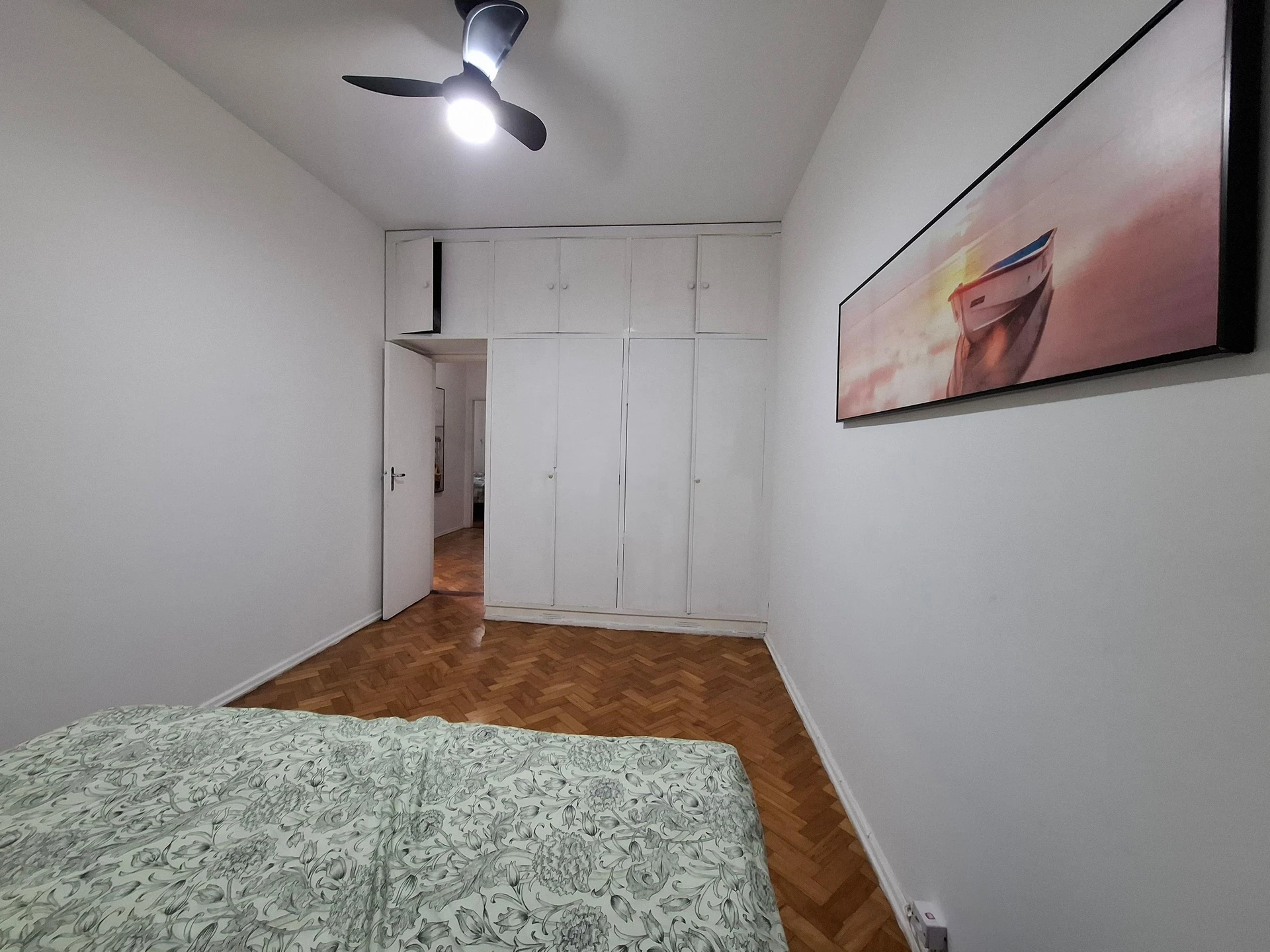Furnished 4-bedroom apartment with 2 bathrooms — photo 17