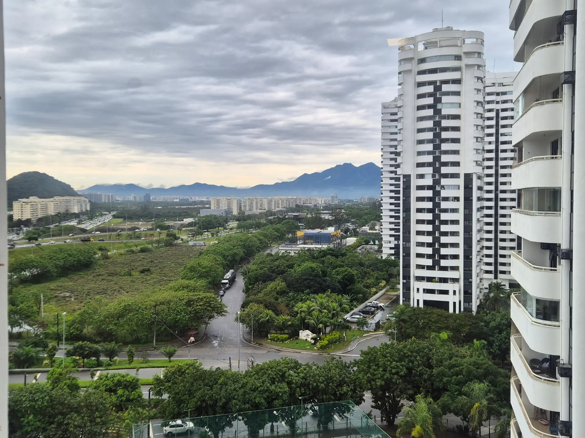 Furnished apartment with 2 en-suite bedrooms and 1 parking — photo 10