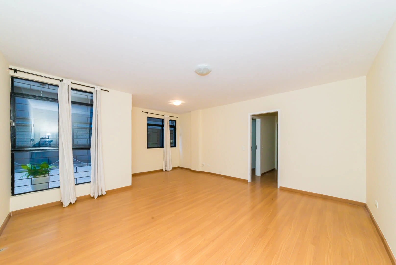 Apartment, 84 m², with wood or laminate floors