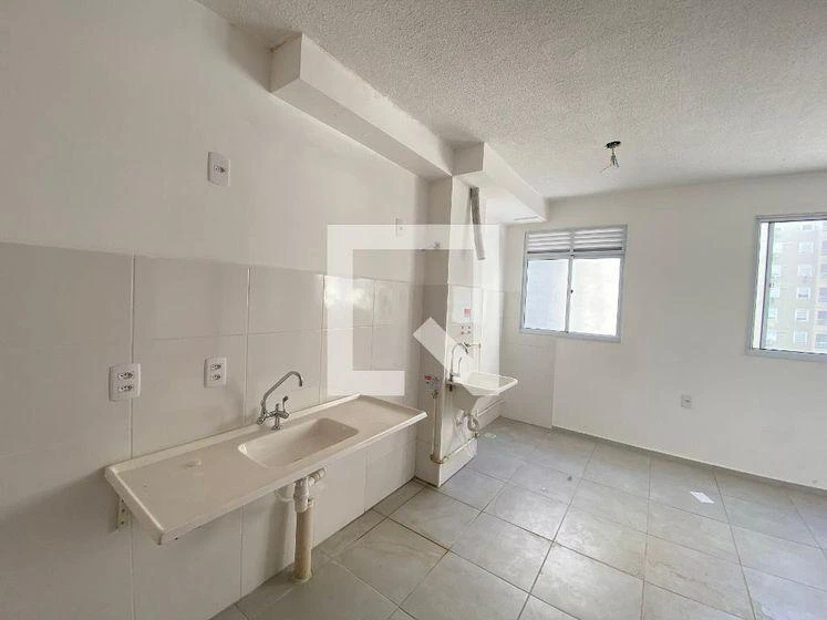 One-bedroom apartment in a building with a pool — photo 26