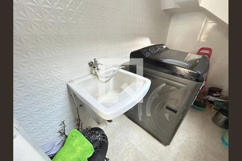 Home office in a 3-bedroom house, 197 m² — photo 40