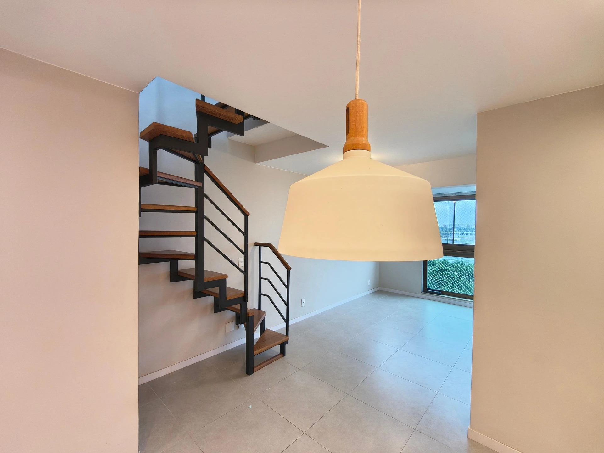 Floor-to-ceiling windows in a 3-bedroom apartment, 140 m² — photo 12