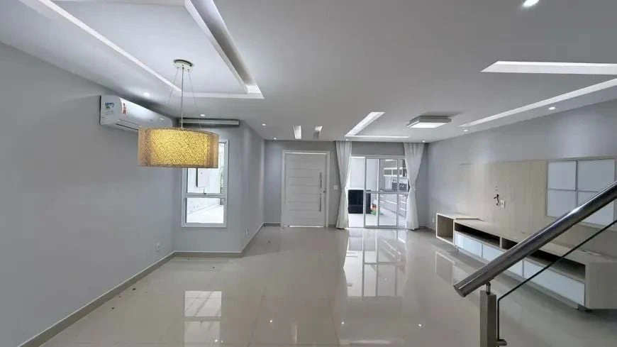 House, 350 m², with a grill on the balcony — photo 18