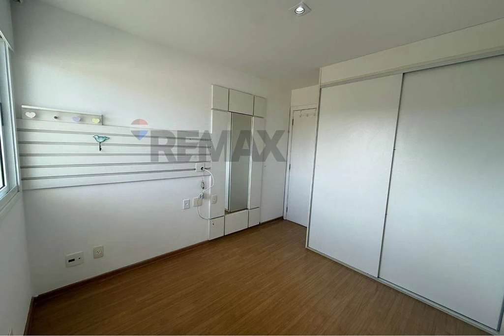 Furnished 4-bedroom apartment with 246 m² — photo 16