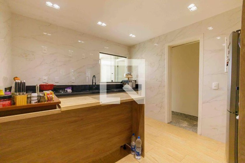 Furnished 185 m² apartment with 3 bedrooms and balcony — photo 19